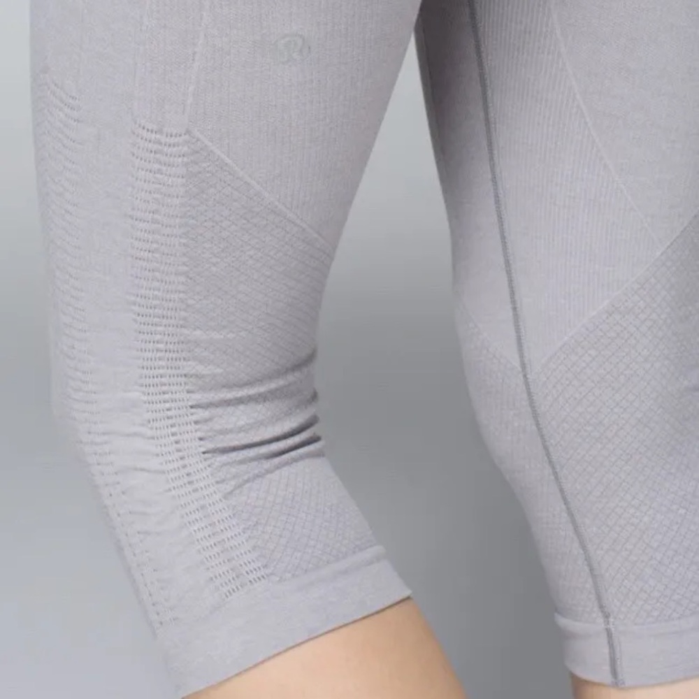 Lululemon In the Flow II Crop - Picture 9 of 9